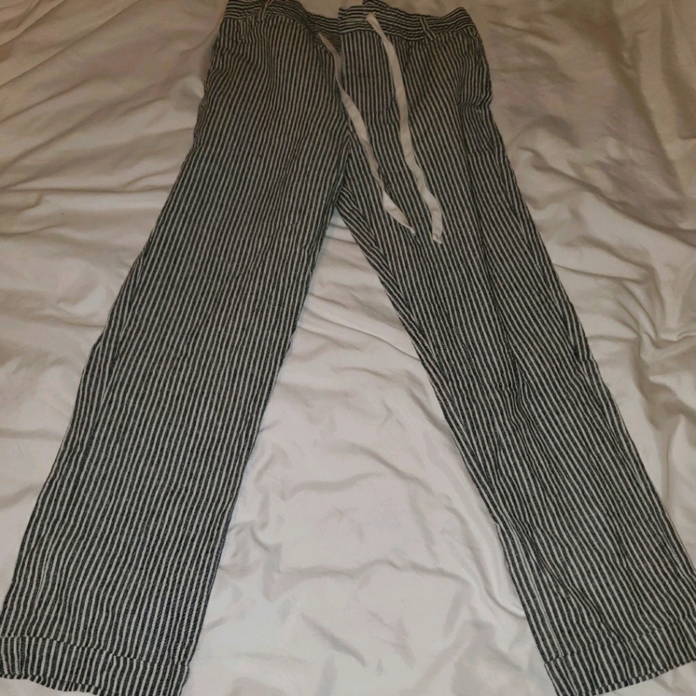 Forever 21 capri pants.